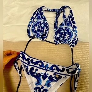 Majolica print bikini